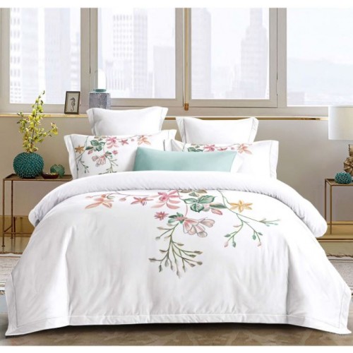 Set Lenjerie Eleganta din Bumbac, cu imprieu deosebit, pentru pat dublu, 4 piese: Cearceaf de pat cu elastic 180 x 200 cm, Cearceaf pilota 200 x 230 cm, 2 fete de perna 55 x 80 cm, BG8019