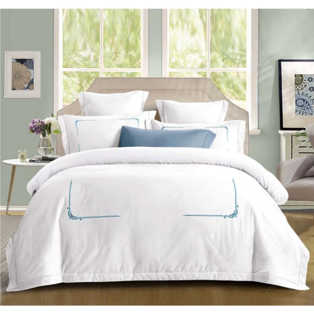 Set Lenjerie Eleganta din Bumbac, cu imprieu deosebit, pentru pat dublu, 4 piese: Cearceaf de pat cu elastic 180 x 200 cm, Cearceaf pilota 200 x 230 cm, 2 fete de perna 55 x 80 cm, BG8024