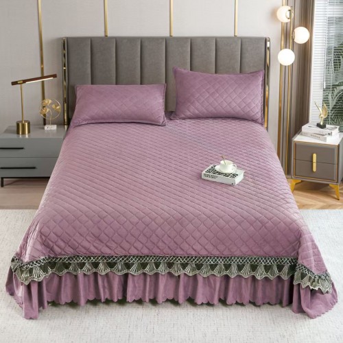 Set Cuvertura catifea 220x240 cm Pat Dublu, 3 piese cu broderie,+ 2 fete perna, CC-6
