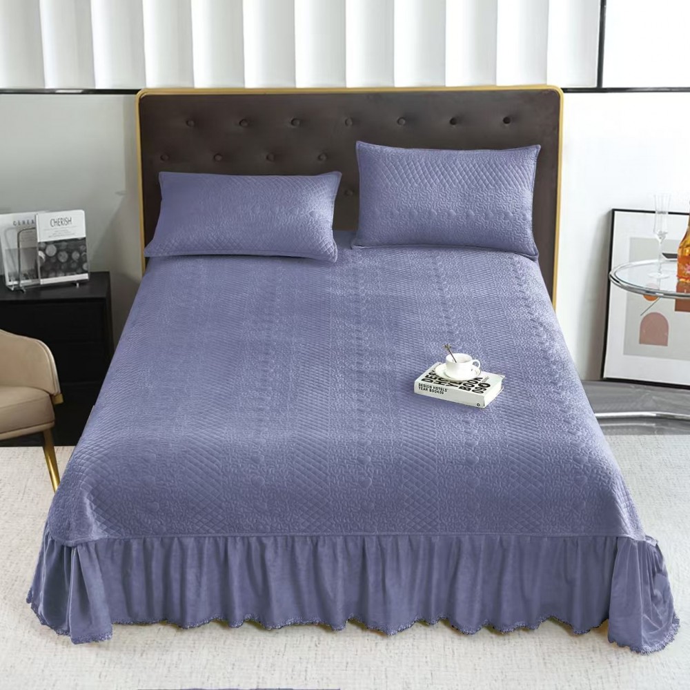 Set Cuvertura catifea 220x240 cm Pat Dublu, 3 piese cu broderie,+ 2 fete perna, CC-17