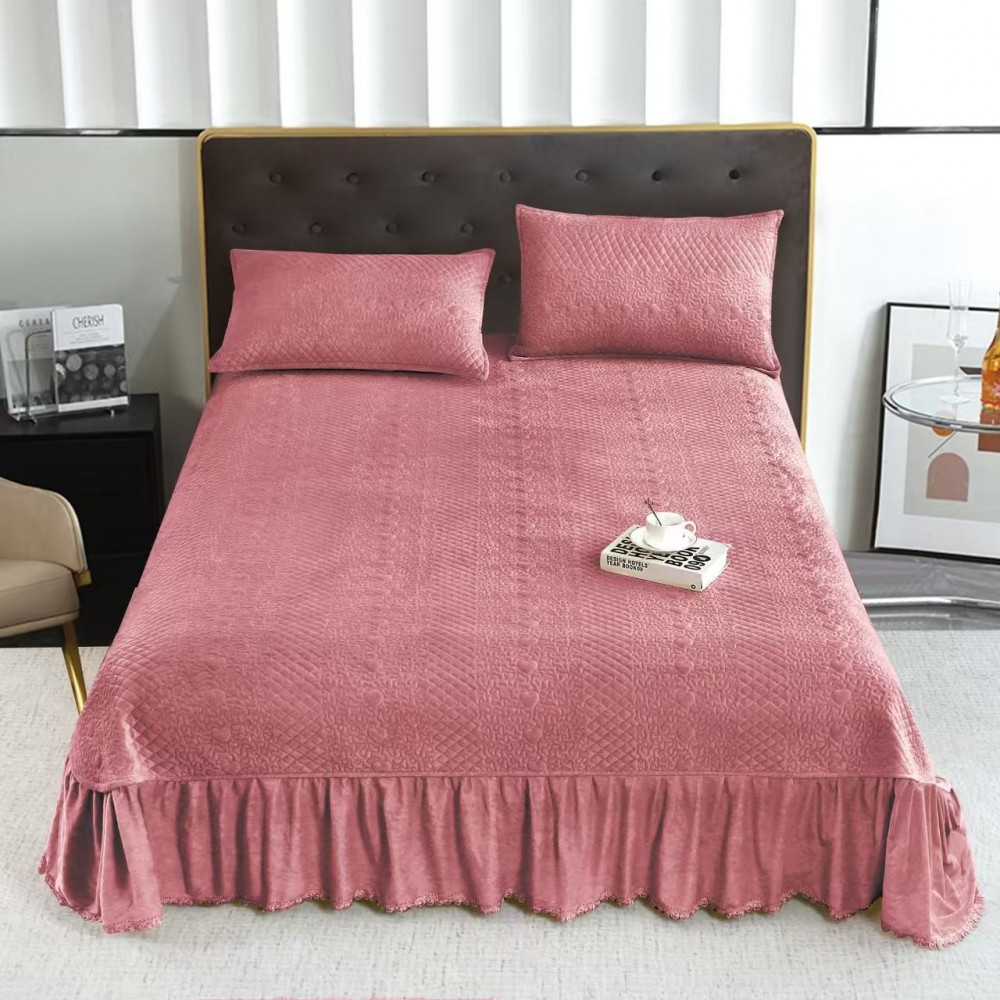 Set Cuvertura catifea 220x240 cm Pat Dublu, 3 piese cu broderie,+ 2 fete perna, CC-18