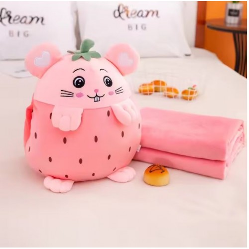 Jucarie de plus multifunctionala in forma de Capsuna - dimensiune 40 cm, Paturica pufoasa - dimensiune 155 x 100 cm si buzunare pentru maini, Roz, CPP1