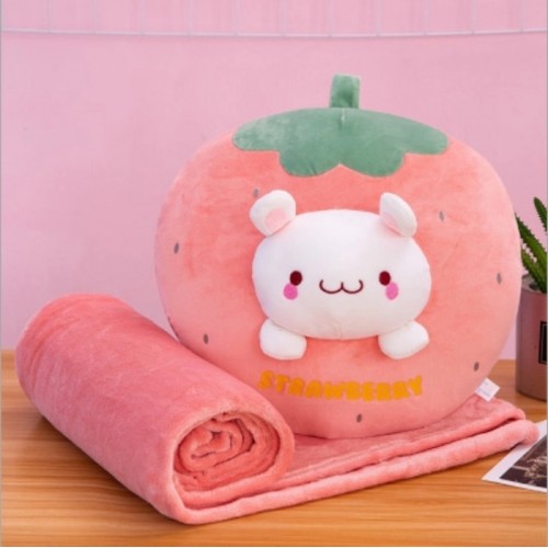 Jucarie de plus multifunctionala in forma Strawberry Cat 40 cm, Paturica pufoasa 155 x 100 cm si buzunare pentru maini, Maro, CPP10