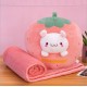 Jucarie de plus multifunctionala in forma Strawberry Cat 40 cm, Paturica pufoasa 155 x 100 cm si buzunare pentru maini, Maro, CPP10