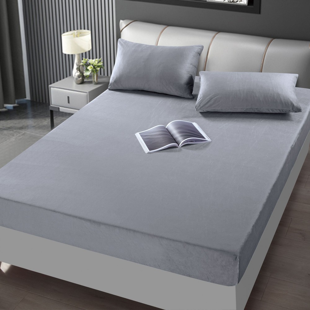 Husa de pat din Catifea cu Elastic cu 2 fete de perna 180x200 GRI DESCHIS HSCJ11 Huse saltea CATIFEA