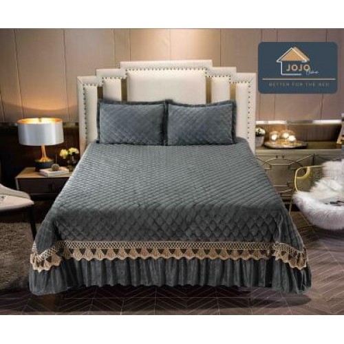 Cuvertura pat dublu, 3 piese, Catifea Matlasata cu Broderie Aurie, 230x250cm, Jojo Home,ALB, JOCV12