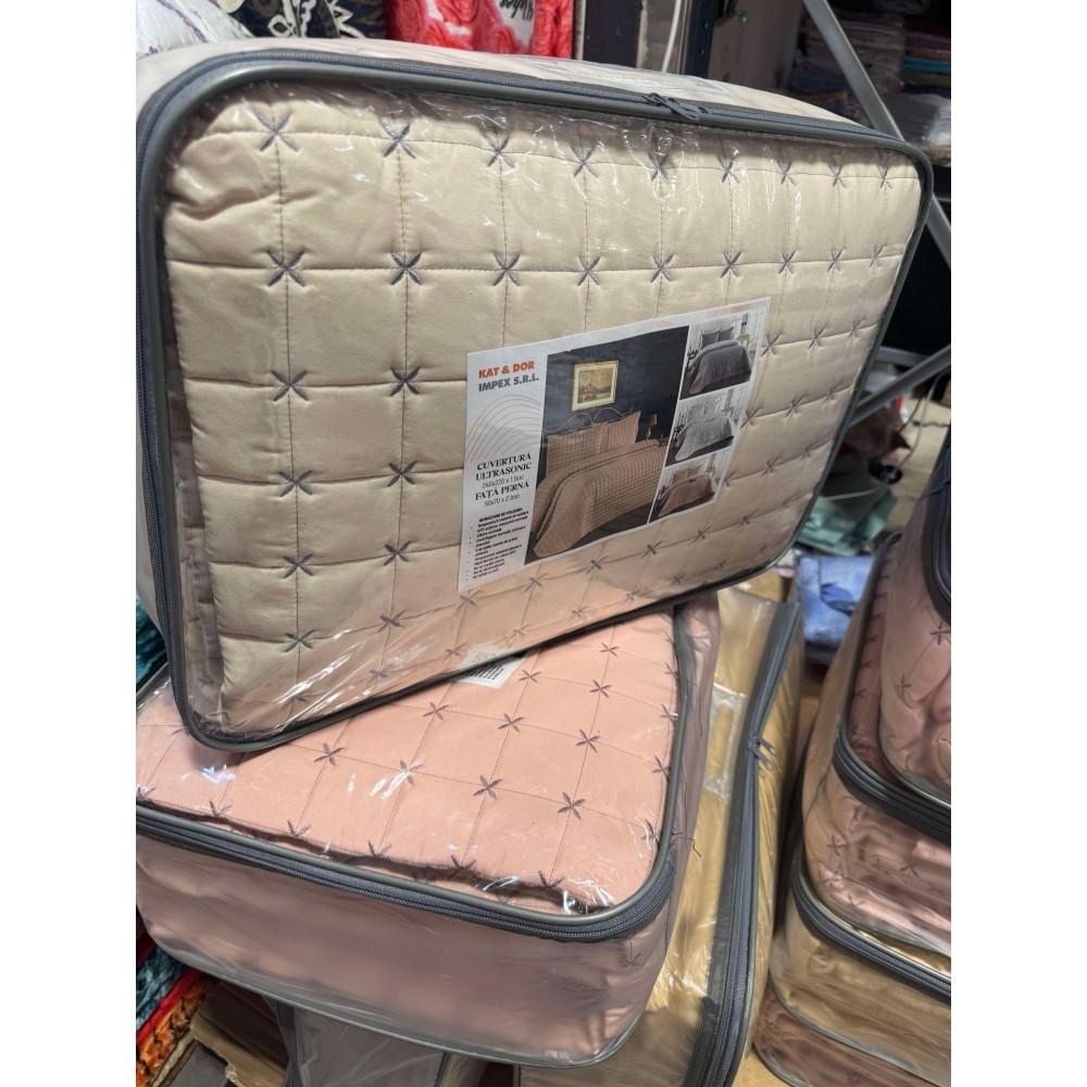 Cuvertura de Pat Brodata, Model Uni, 240x220cm, 3 Piese ,BEJ,CVV4 Cuverturi matlasate 3 piese