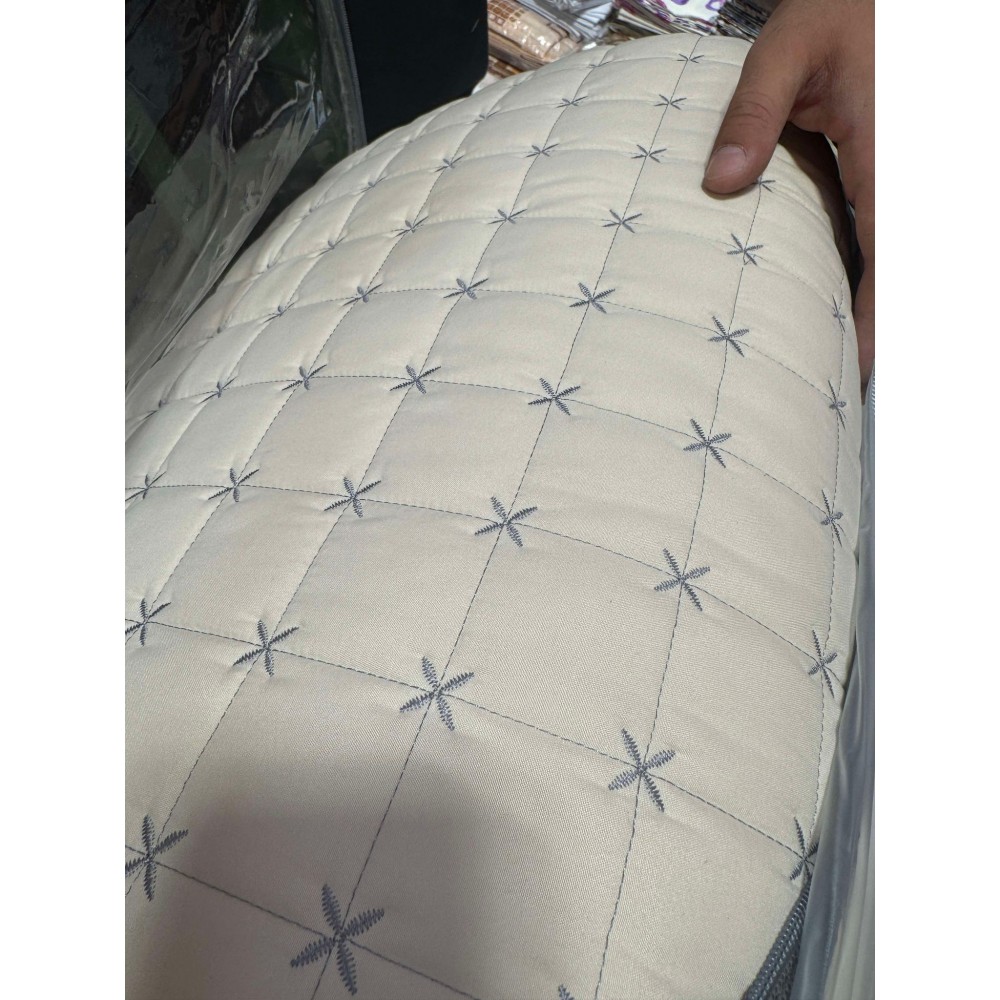 Cuvertura de Pat Brodata, Model Uni, 240x220cm, 3 Piese ,BEJ,CVV4 Cuverturi matlasate 3 piese