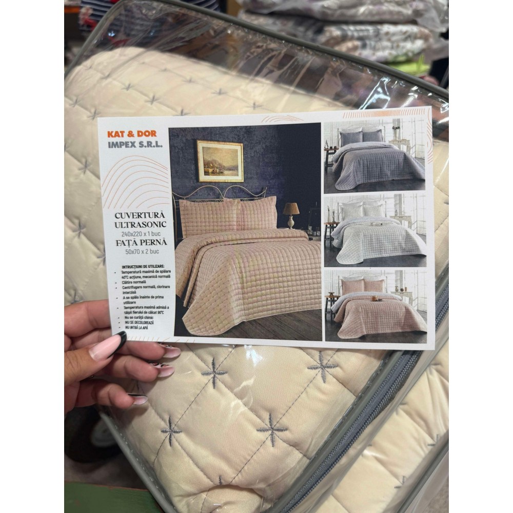Cuvertura de Pat Brodata, Model Uni, 240x220cm, 3 Piese ,BEJ,CVV4 Cuverturi matlasate 3 piese