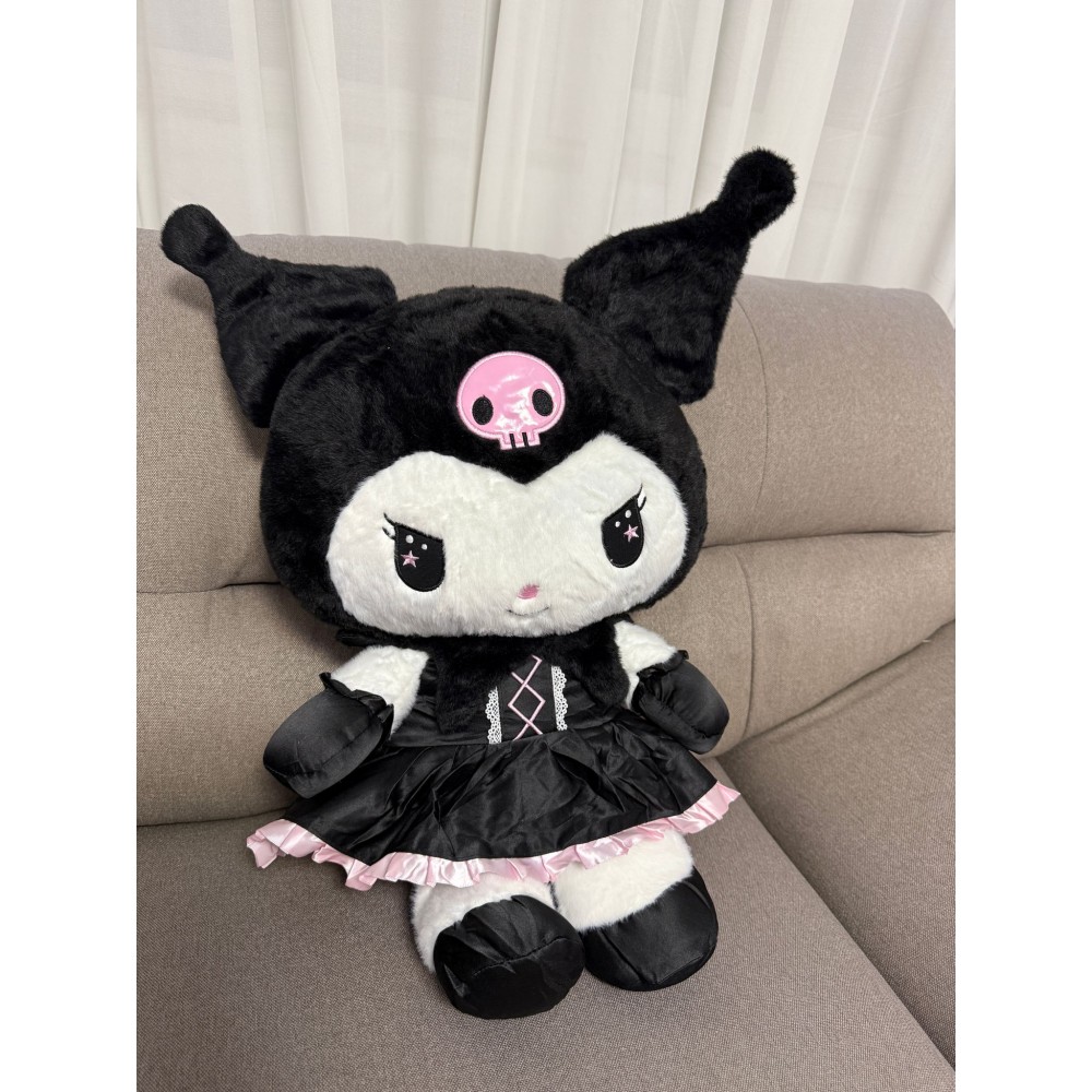 Papusa tip Kuromi din seria Hello Kitty Sanrio, din plus cu rochita, 66 cm
