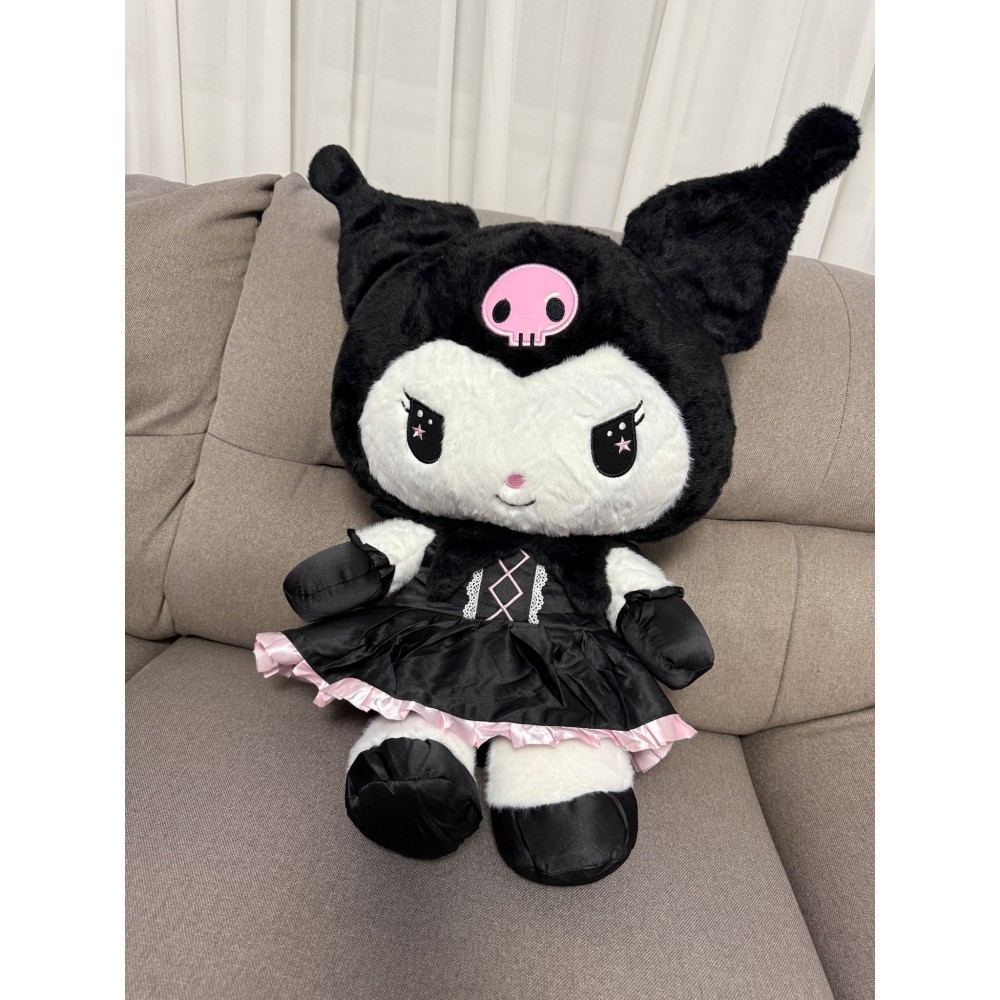 Papusa tip Kuromi din seria Hello Kitty Sanrio, din plus cu rochita, 66 cm