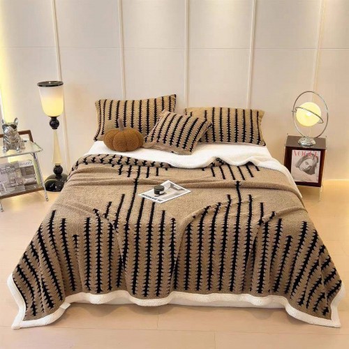 Patura cocolino cu dos plusat pentru pat dublu, model dungi cusute PDGM8