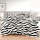 Lenjerie Cocolino DIN BLANITA DE OAIE,4 piese cu elastic ,MODEL ZEBRA 3D IN RELIEF LC4PEY3 Lenjerii cocolino 4 piese cu ELASTIC