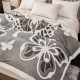 Pătură Cocolino 3D cu Blăniță – Moale, Călduroasă și Elegantă, Imprimeu Fluture, 200×230 cm-Gri INCHIS PBFJ3 PATURI FLUTURI 3D