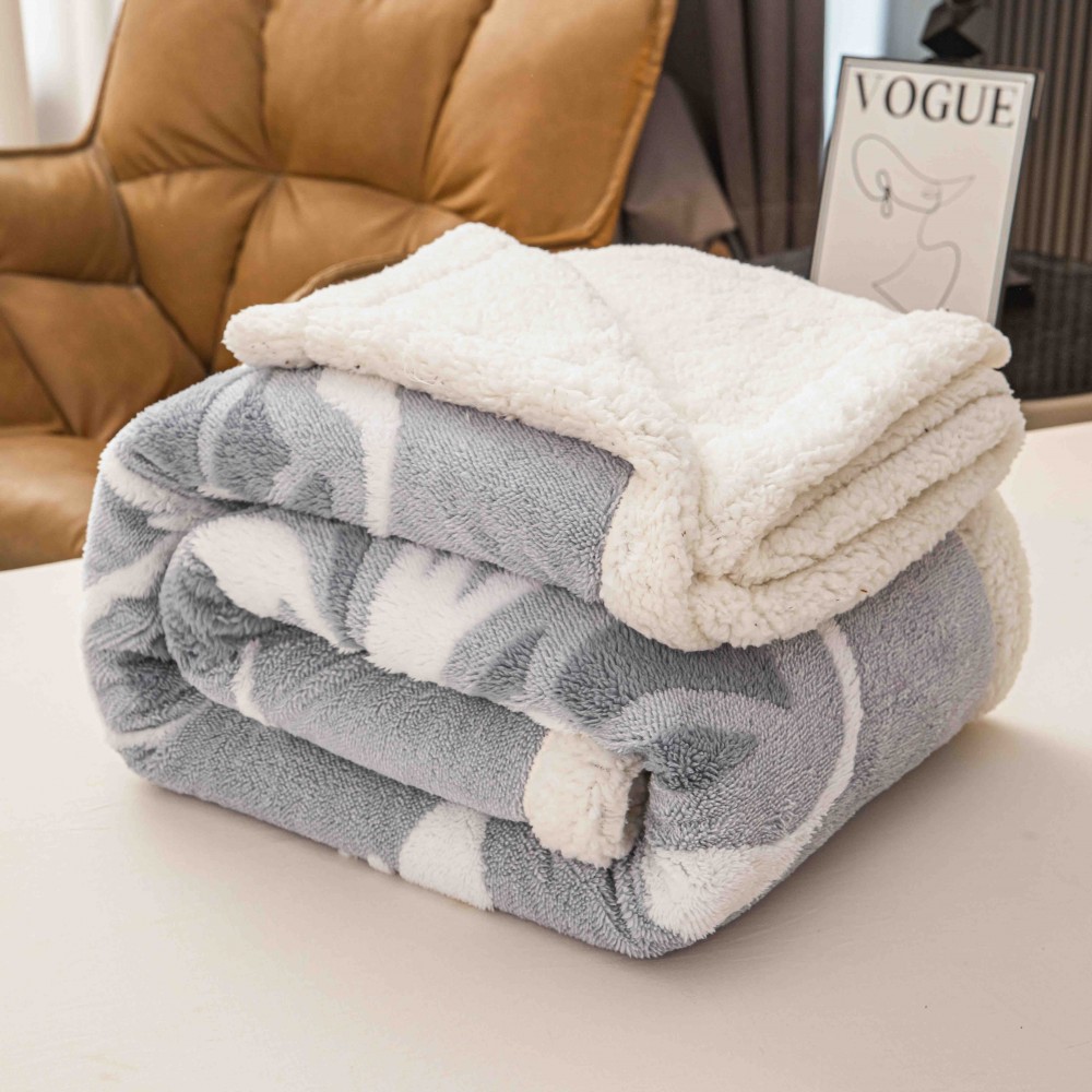 Pătură Cocolino 3D cu Blăniță – Moale, Călduroasă și Elegantă, Imprimeu Fluture, 200×230 cm-Gri PBFJ7 PATURI FLUTURI 3D