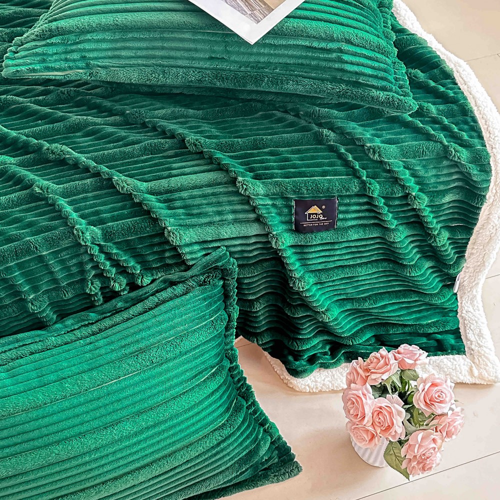 Set Pătură VERDE 3D din Blăniță Artificială de Iepure & 2 Fețe de Pernă PBPJ2 PATURA PLIC CU BLANITA