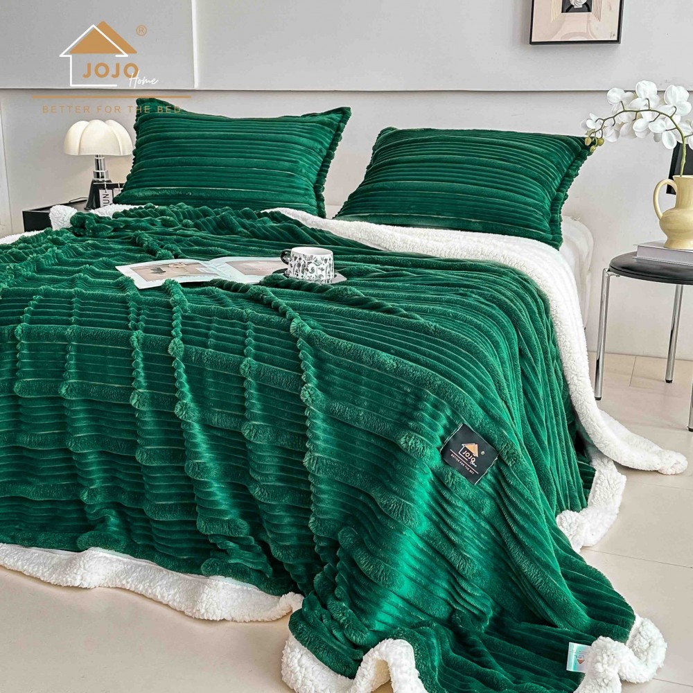 Set Pătură VERDE 3D din Blăniță Artificială de Iepure & 2 Fețe de Pernă PBPJ2 PATURA PLIC CU BLANITA