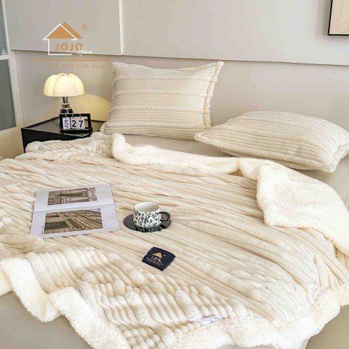 Set Pătură IVOIRE 3D din Blăniță Artificială de Iepure & 2 Fețe de Pernă PBPJ6