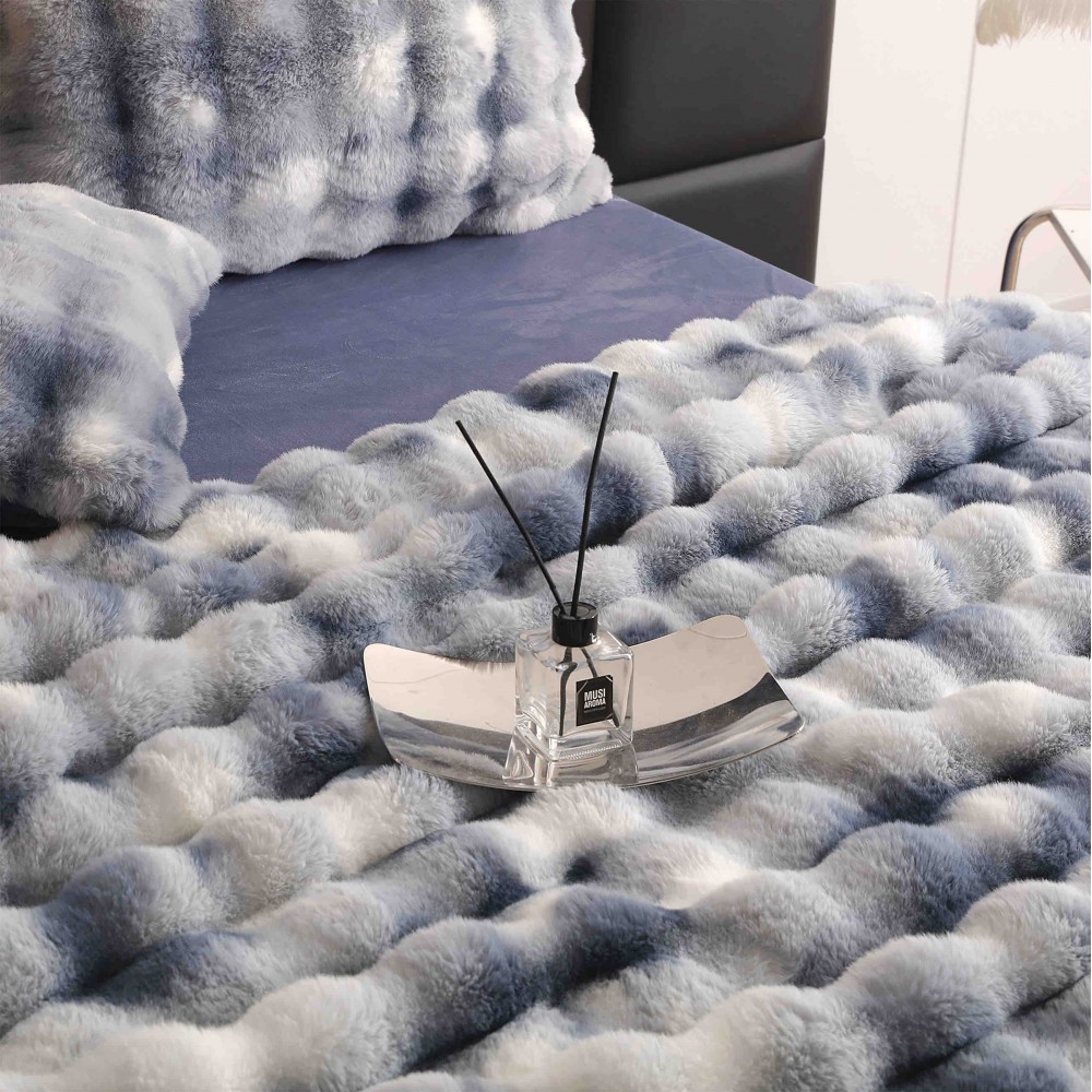 Lenjerie pat dublu, ExtraPufoasa, din Blanita artificiala de Iepure, 6 piese, Jojo Home LCBI10 LENJERII BLANITA ARTIFICIALA IEPURE 6 PIESE