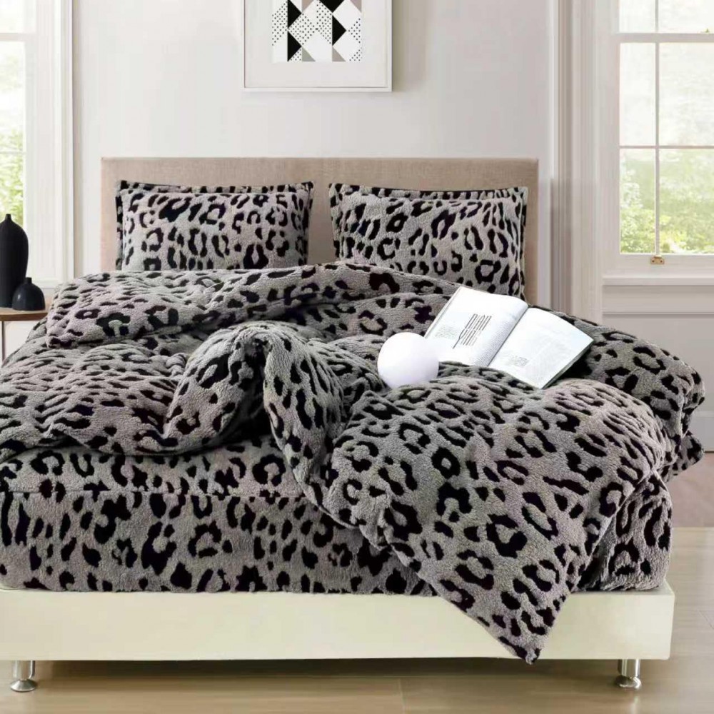 Lenjerie Cocolino DIN BLANITA DE OAIE,4 piese cu elastic ,MODEL ANIMAL PRINT GRI 3D IN RELIEF LC4PEY13 Lenjerii cocolino 4 piese cu ELASTIC