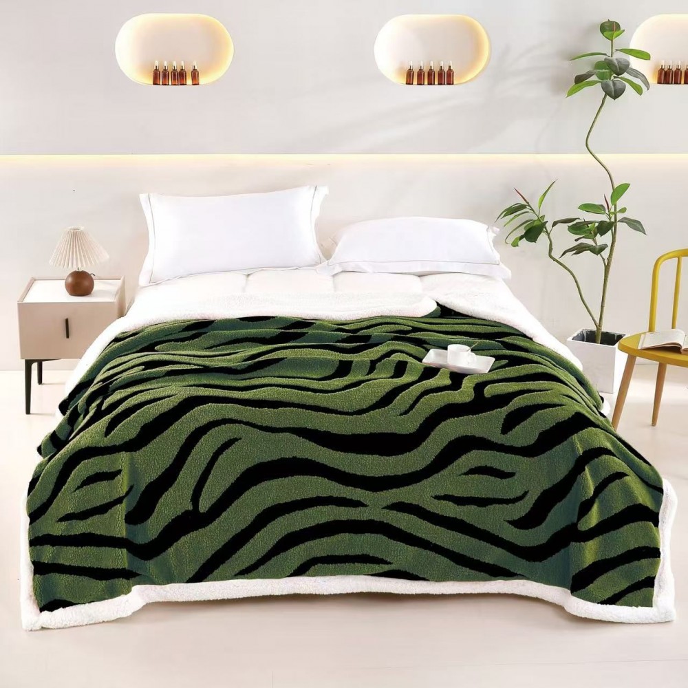 Patura Cocolino pufoasa, PLIC CU FERMOAR cu blanita, MODEL ZEBRA 3D, 200 x 230cm, pentru 2 persoane, PCSK1 Paturi cocolino cu blanita