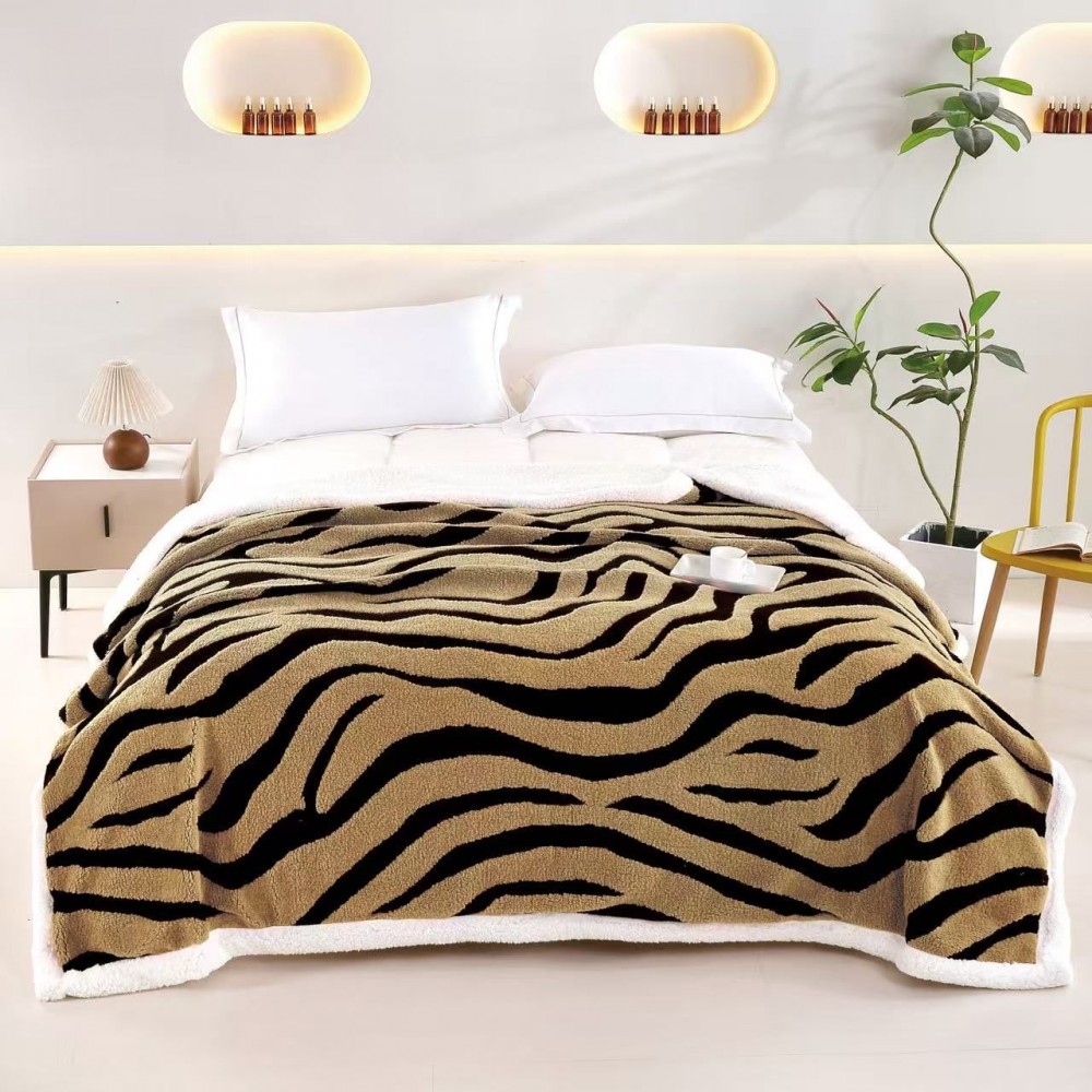Patura Cocolino pufoasa, PLIC CU FERMOAR cu blanita, MODEL ZEBRA 3D, 200 x 230cm, pentru 2 persoane, PCSK3 Paturi cocolino cu blanita