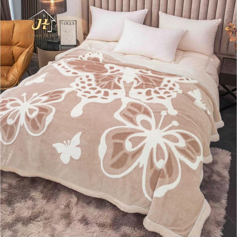 Pătură pufoasă cu model fluturi 3d 200x230 bej p3d02 Paturi cocolino cu blanita