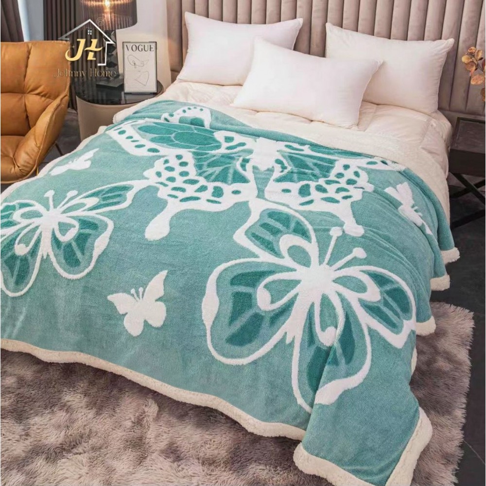 Pătură pufoasă cu model fluturi 3d 200x230  p3d06 Paturi cocolino cu blanita