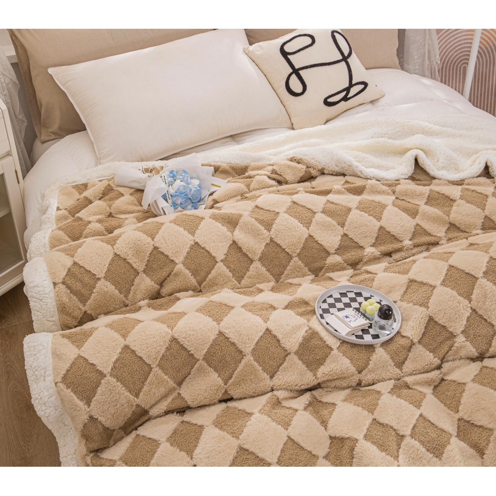 Patura cu blanita de iepure si catifea 200×230 cm PCBI7-MARO DESCHIS PATURI COCOLINO BLANA IEPURE