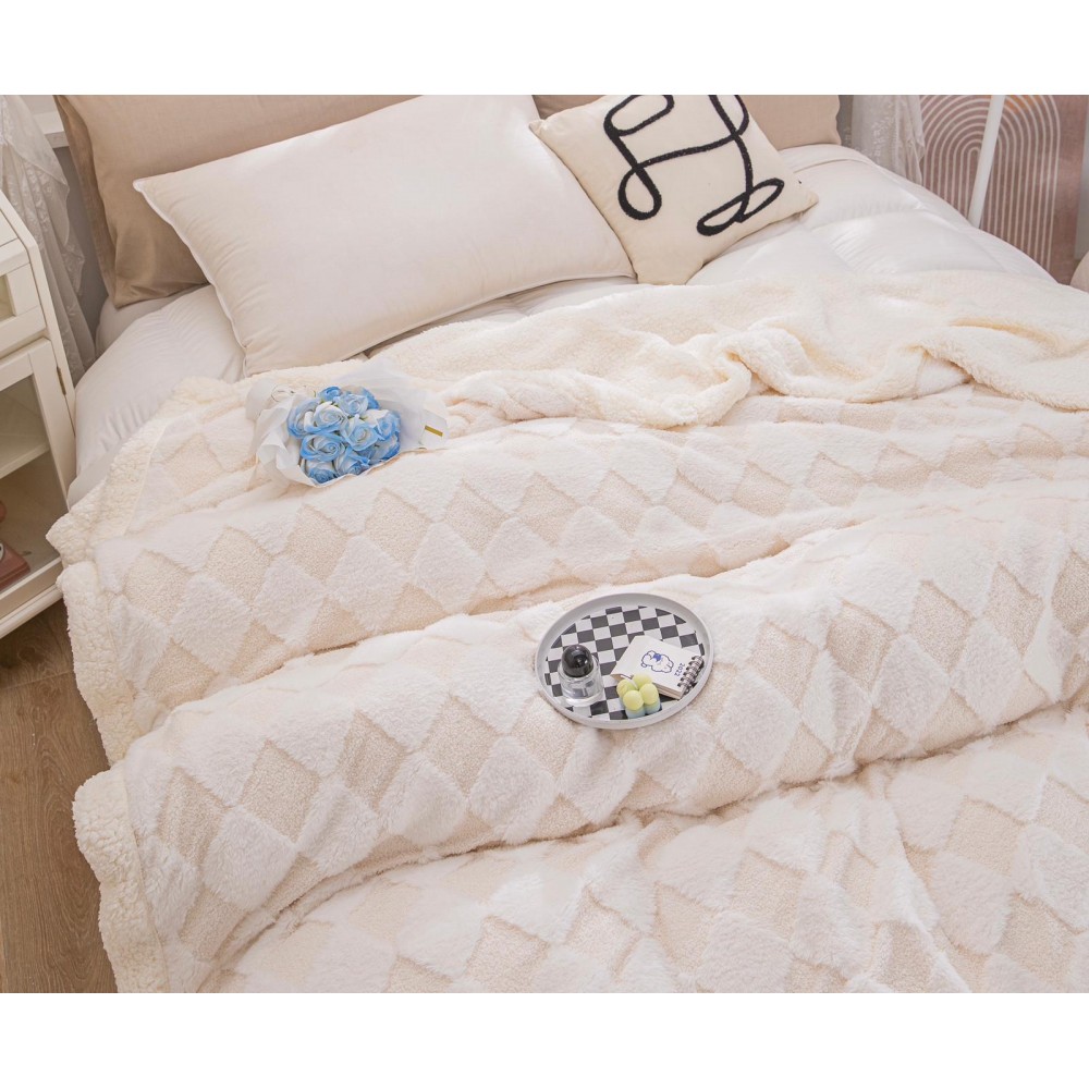 Patura cu blanita de iepure si catifea 200×230 cm PCBI6-ALB UNT PATURI COCOLINO BLANA IEPURE