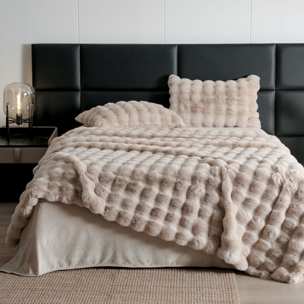 Lenjerie pat dublu, ExtraPufoasa, din Blanita artificiala de Iepure, 6 piese, Jojo Home LCBI03,  CAPPUCINO LENJERII BLANITA ARTIFICIALA IEPURE 6 PIESE