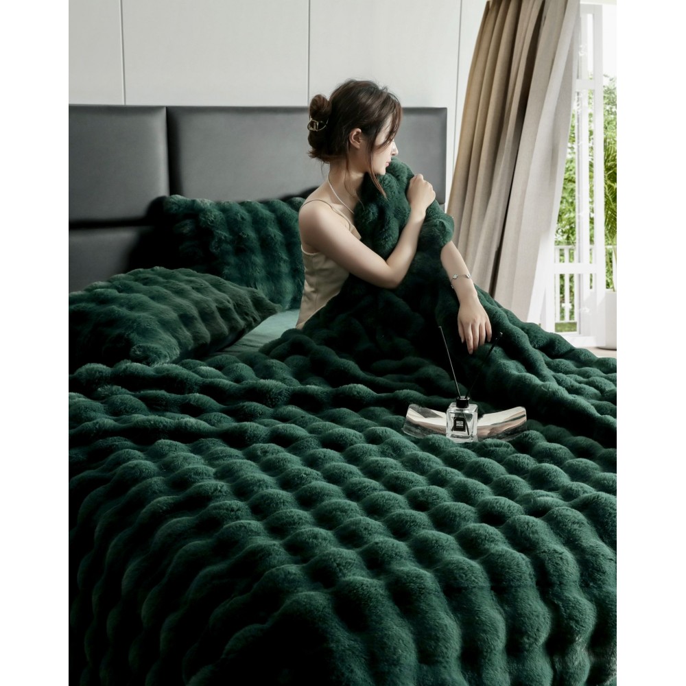 Lenjerie pat dublu, ExtraPufoasa, din Blanita artificiala de Iepure, 6 piese, Jojo Home LCBI02 LENJERII BLANITA ARTIFICIALA IEPURE 6 PIESE