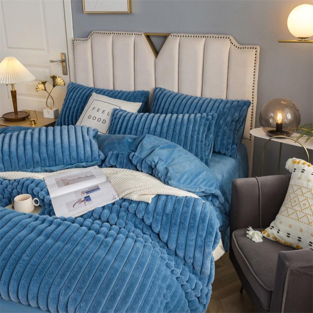 Lenjerie pufoasa  pentru pat dublu din blana artificiala de iepure 4 piese ,albastru, LCIU9 LENJERII COCOLINO BLANITA ARTIFICIALA IEPURE 4 PIESE