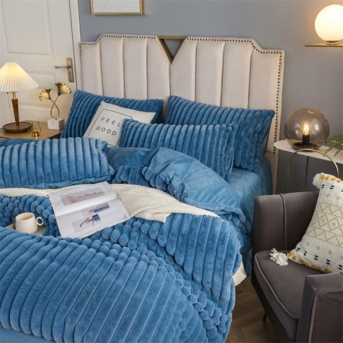 Lenjerie pufoasa  pentru pat dublu din blana artificiala de iepure 4 piese ,albastru, LCIU9